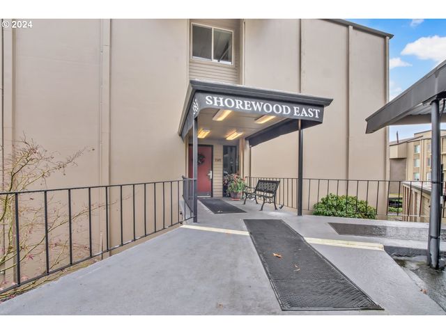 $239,900 | 5585 East Evergreen Boulevard, Unit 5103 | Evergreen Shores