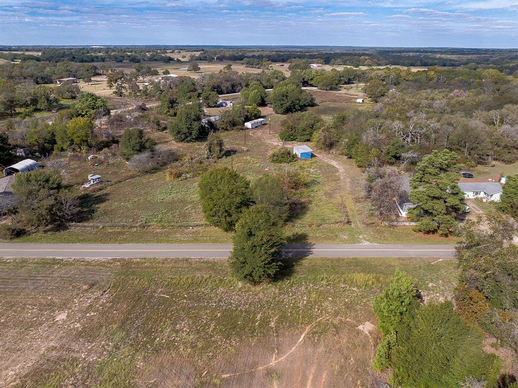 a view of a yard