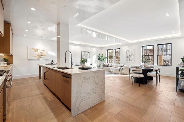 $7,499,000 | 27 West 72nd Street, Unit 1601 | Upper West Side