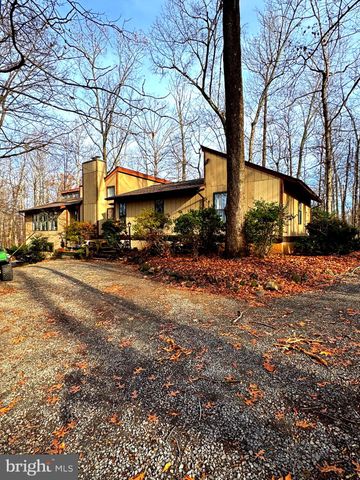 $735,000 | 7633 Riverside Farm Road