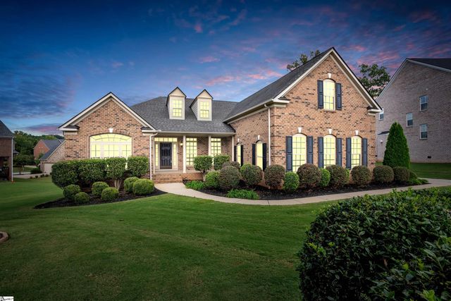 $740,000 | 10 Kinlaw Court | Five Forks Plantation