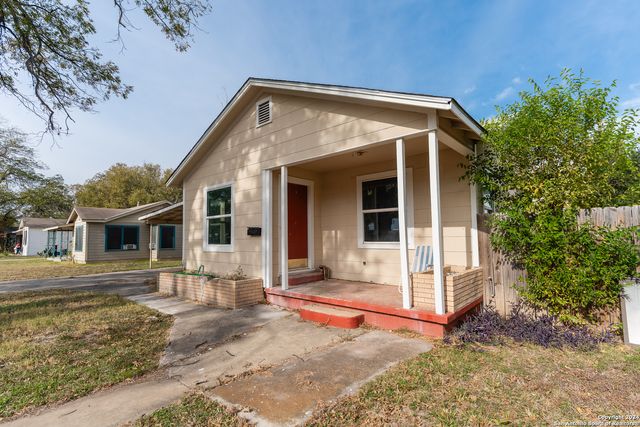 $219,900 | 812 Maple Street | Uvalde