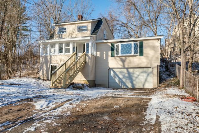 $324,900 | 11 Dickerman Avenue | Windsor Locks