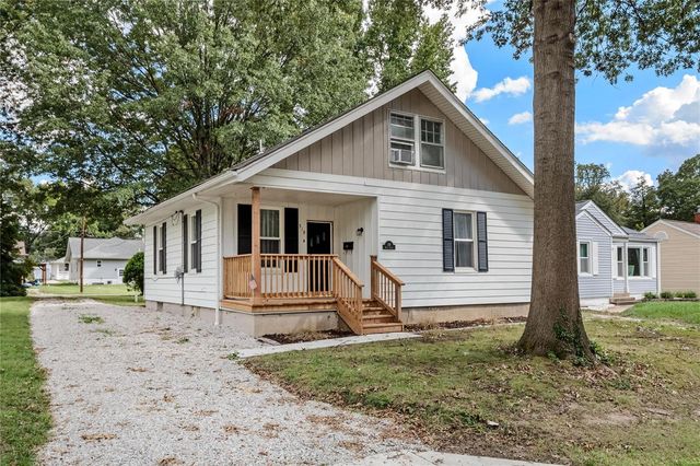 $1,975 | 318 North Cedar Street | O'Fallon