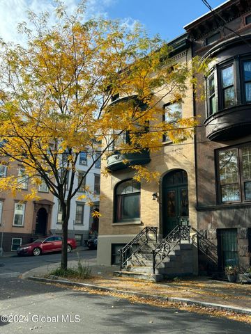 $2,200 | 1 St Joseph's Terrace, Unit 2 | Ten Broeck Triangle