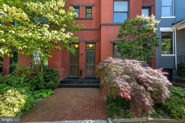 $830,000 | 3026 R Street Northwest, Unit 2 | Georgetown