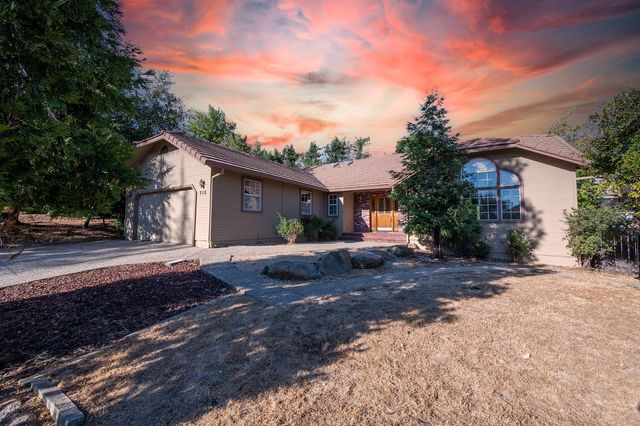 $574,999 | 713 Oak Crest Circle | Placerville