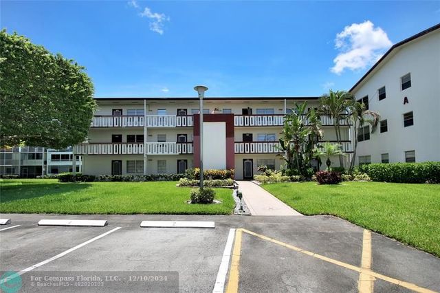 $1,900 | 17 Fanshaw A, Unit 17 | Century Village West