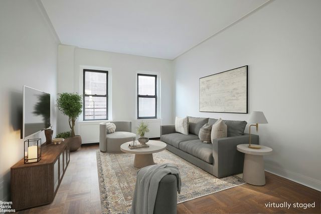 $920,000 | 129 West 89th Street, Unit 66 | Upper West Side