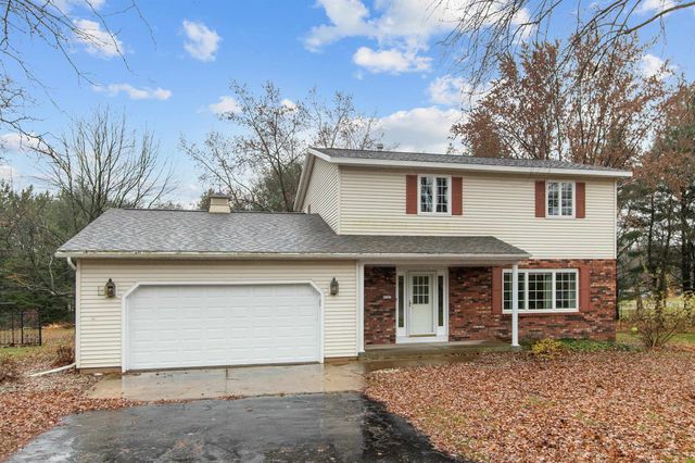 $304,900 | 5121 Hampton Court | Grand Rapids