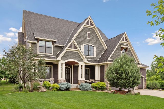 $1,725,000 | 9716 Glacier Bay | Eden Prairie