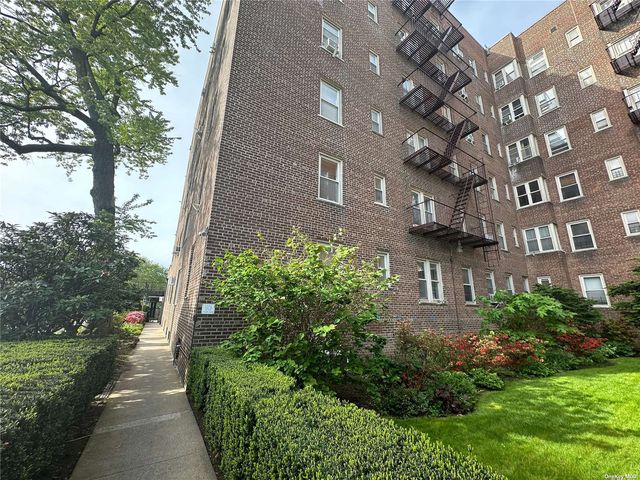 $2,000 | 84-49 168th Street | Jamaica Hills