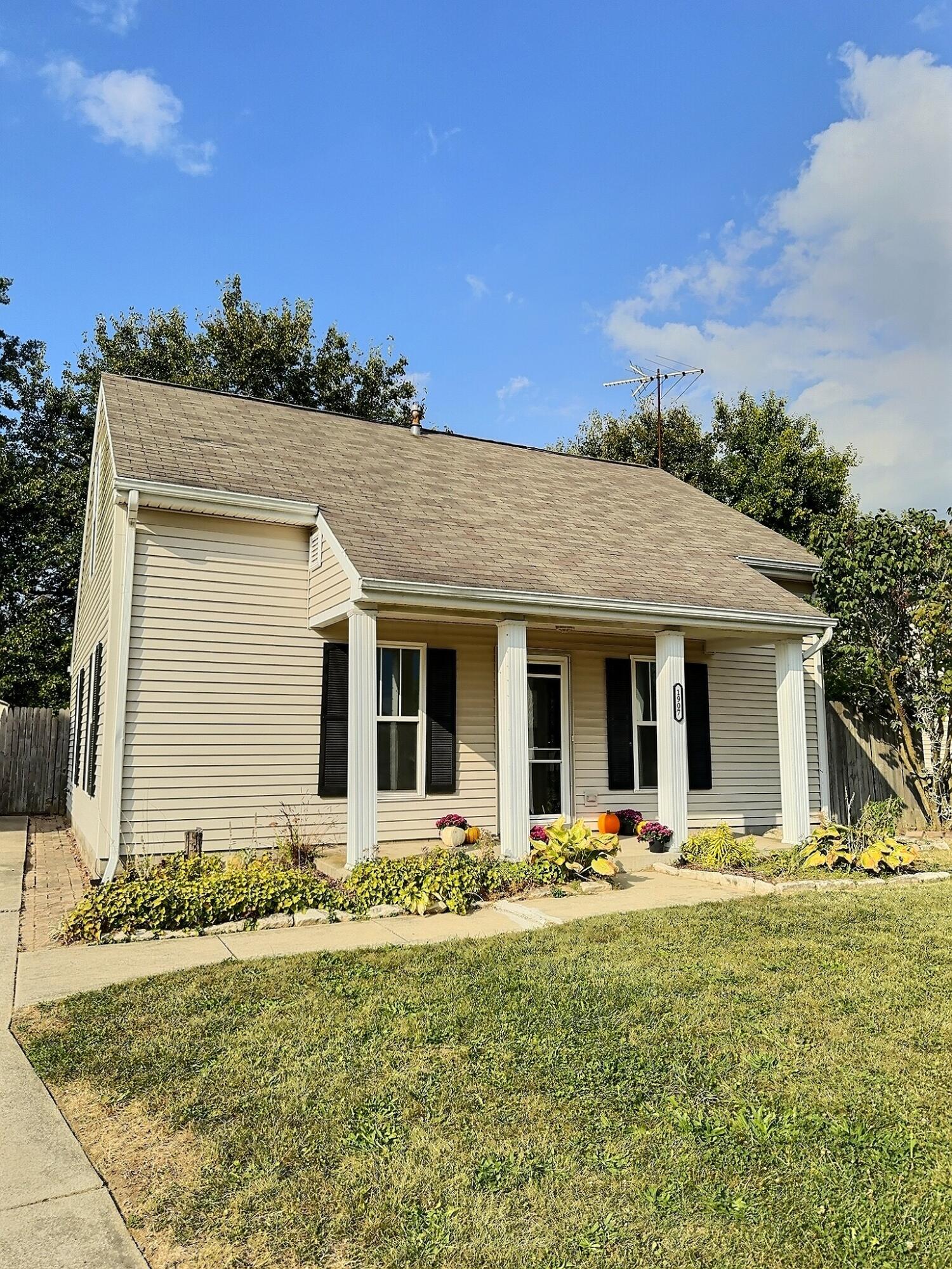 a front view of house with yard