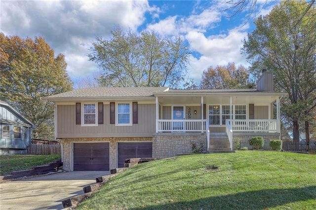 $325,000 | 3809 Southwest Windemere Drive | Lee's Summit