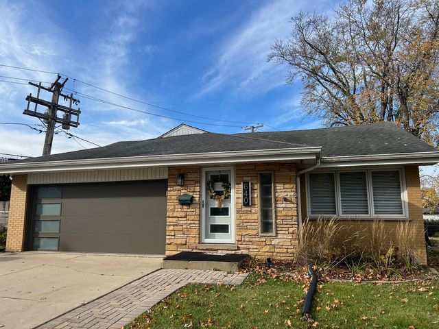 $539,000 | 640 North Kaspar Avenue | Arlington Heights