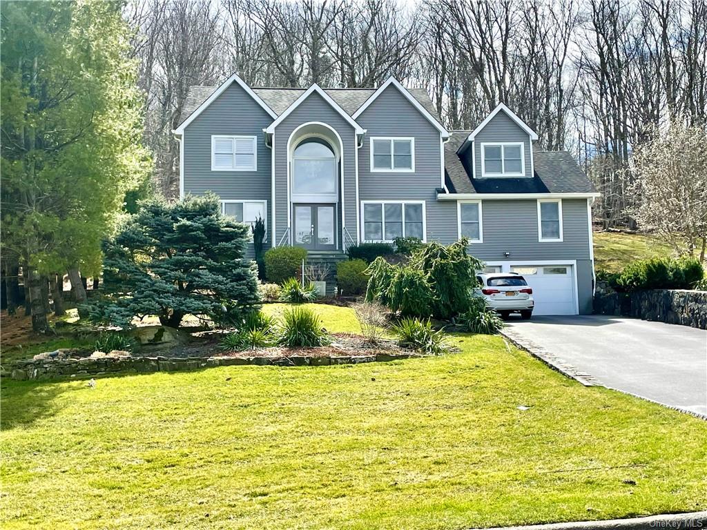 71 Wellington Court Yorktown Heights NY 10598 Compass