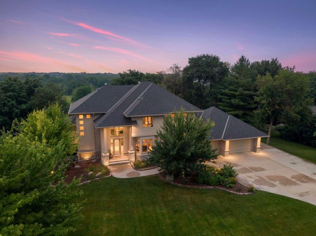 $1,275,000 | 1017 Vista Ridge Lane | Shakopee