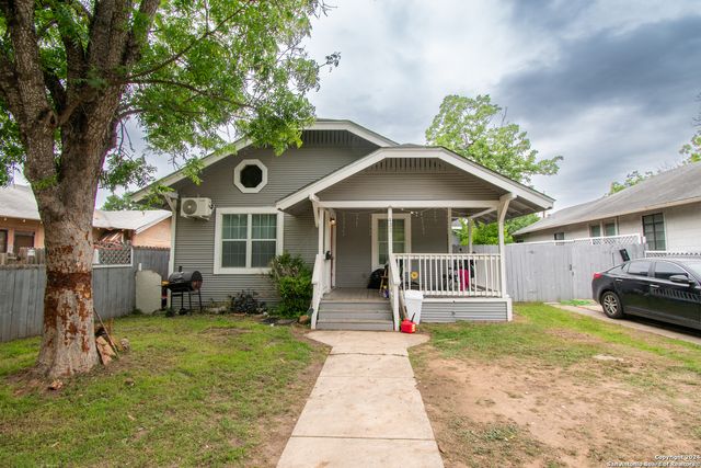 $273,500 | 433 Kayton Avenue | Highland Park