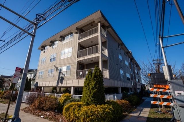 $320,000 | 594 Jefferson Avenue, Unit 305 | Downtown Elizabeth