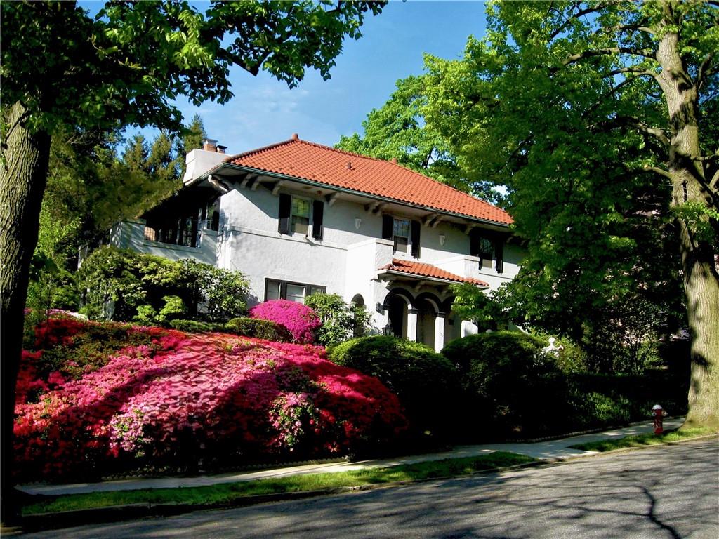 Mediterranean / spanish-style house featuring a balcony