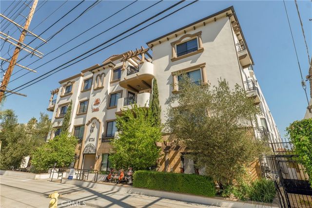 $720,000 | 4724 Kester Avenue, Unit 406 | Sherman Oaks