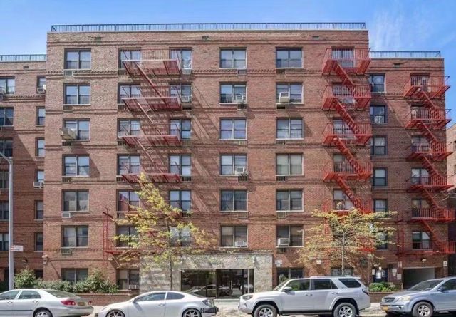 $699,000 | 133-17 Sanford Avenue, Unit 1O | Downtown Flushing