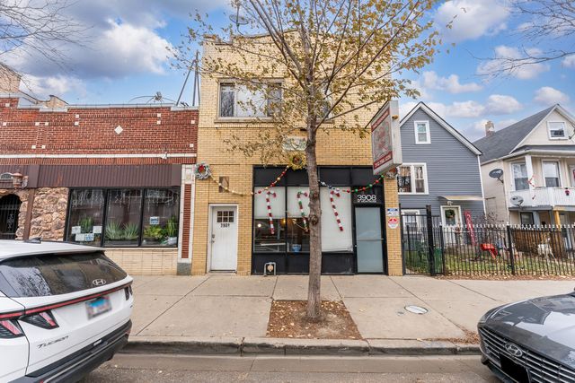 $1,850 | 3908 West Montrose Avenue, Unit 1 | Albany Park