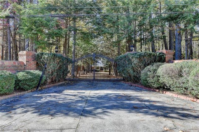 $1,975,000 | 2701 Stilesboro Lane Northwest