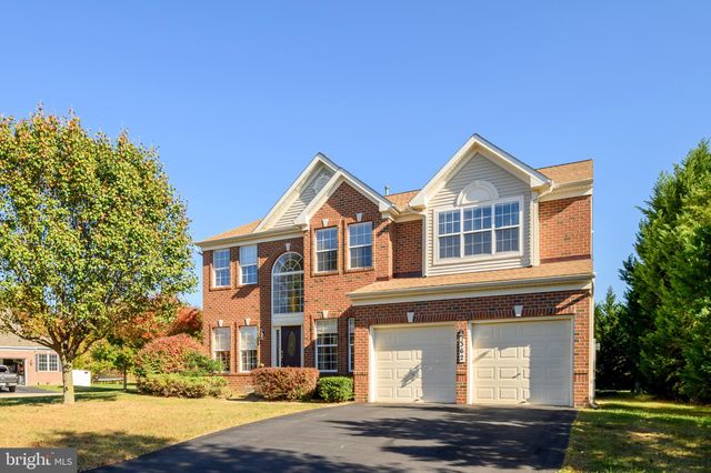 $555,000 | 362 Brooke Run Lane | North Brook