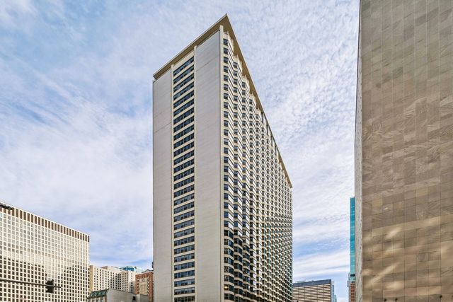 $258,500 | 535 North Michigan Avenue, Unit 1508 | Near North Side