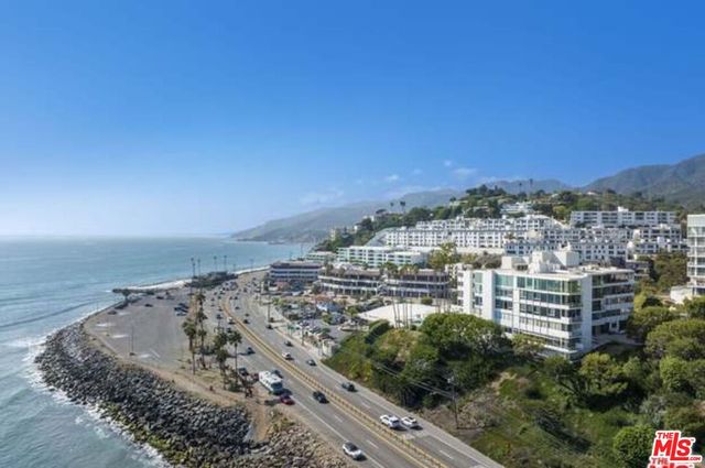 $1,268,888 | 17350 Sunset Boulevard, Unit 2 | Pacific Palisades