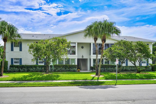 $799,000 | 315 Venetian Drive, Unit 4 | Delray Beach Association