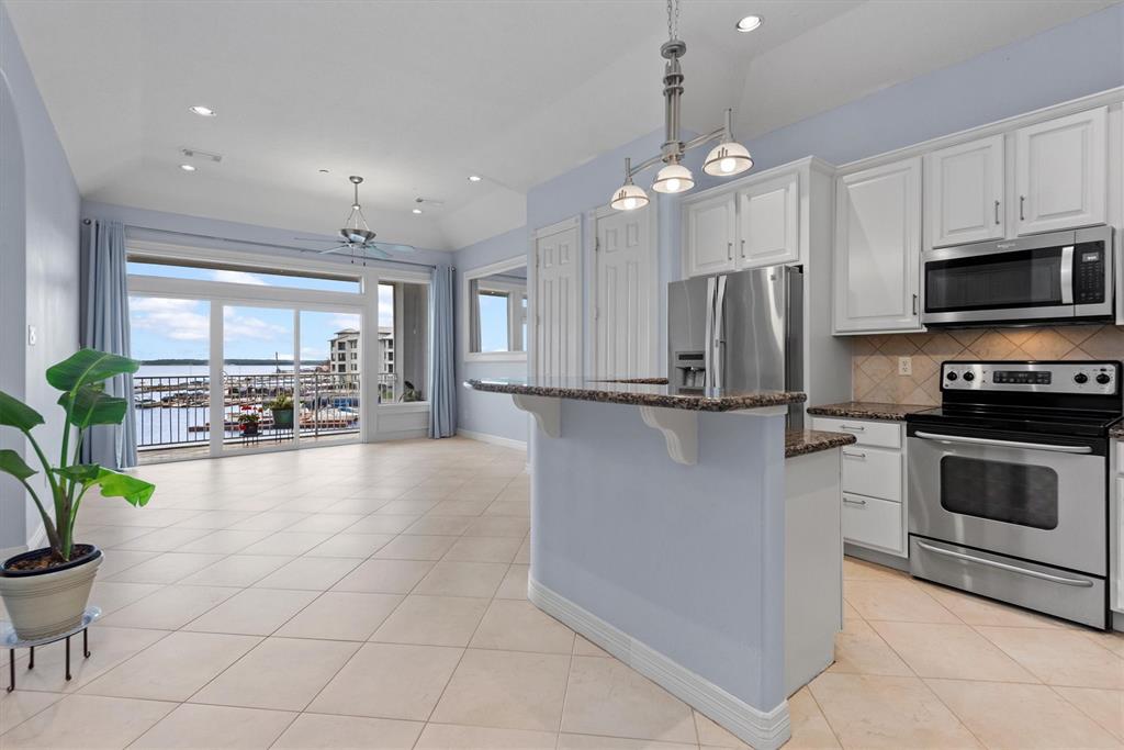 Welcome to 168 Lake Point Blvd C302 - Breathtaking views of Lake Conroe