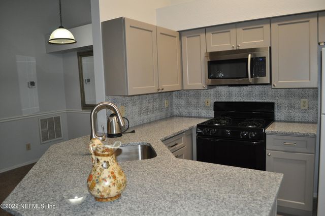 $1,550 | 13810 Sutton Park Drive North, Unit 332 | The Grand Reserve