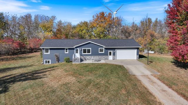 $380,000 | 1634 300th Street | Hendricks Township - Lincoln County