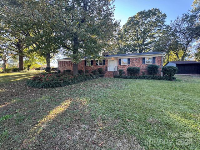 $320,000 | 1727 Hartford Drive | Southwest Gastonia