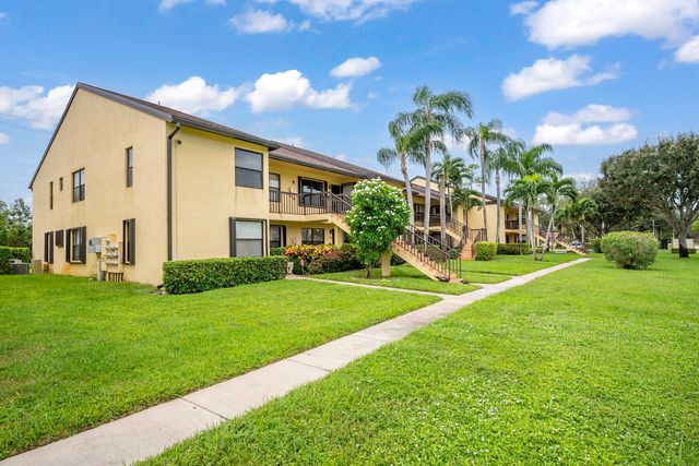 $249,999 | 4712 Lucerne Lakes Boulevard East, Unit 102 | Lucerne Lakes