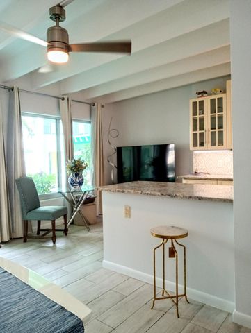 $2,200 | 702 North Federal Highway, Unit A5 | Parrot Cove