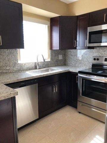 $1,650 | 2000 Buchanan Street, Unit 6 | Royal Poinciana