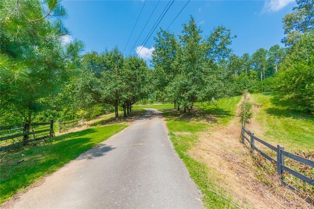 $499,900 | 1610 Plunkett Road | Buford