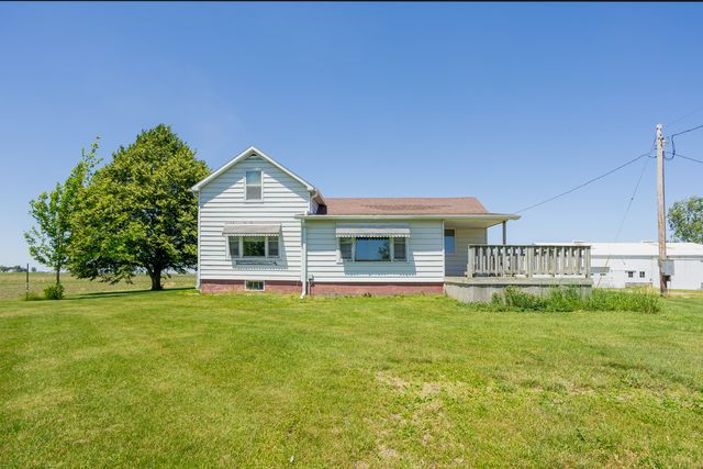 $259,900 | 670 East 2300 North Road | Danforth Township - Iroquois County