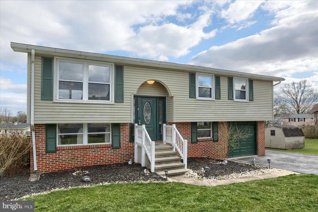 $284,995 | 109 Maplewood Drive | Dover PA