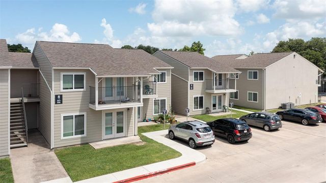 $737 | 2008 Sam Houston Drive | Victoria