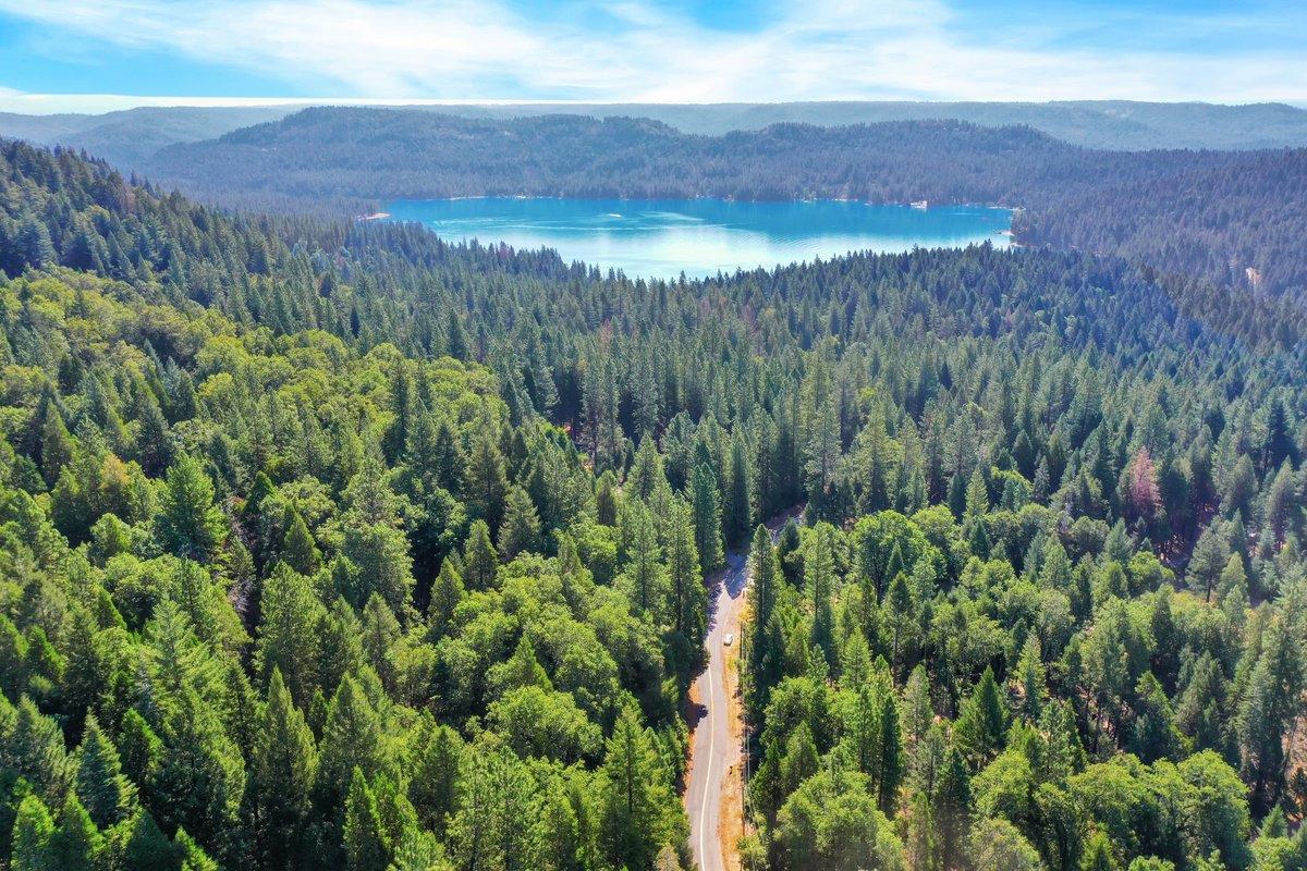 Drone photo showing proximity to Scotts Flat Lake