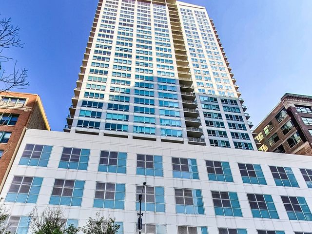 $360,000 | 701 South Wells Street, Unit 1704 | Wells Street Tower