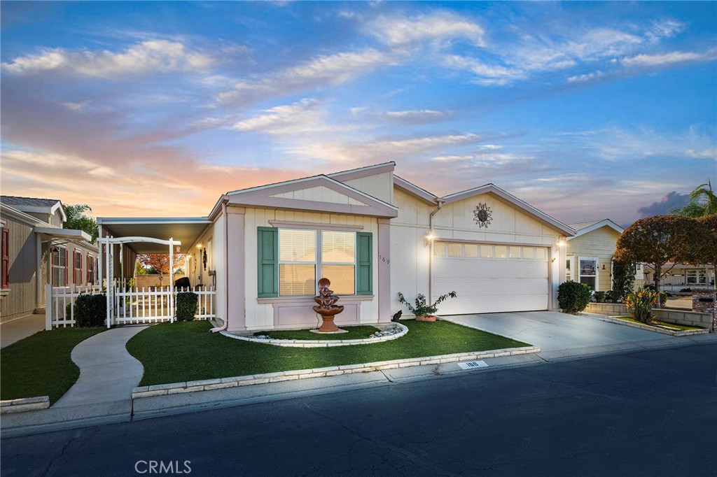 a view of a house with a entertaining space