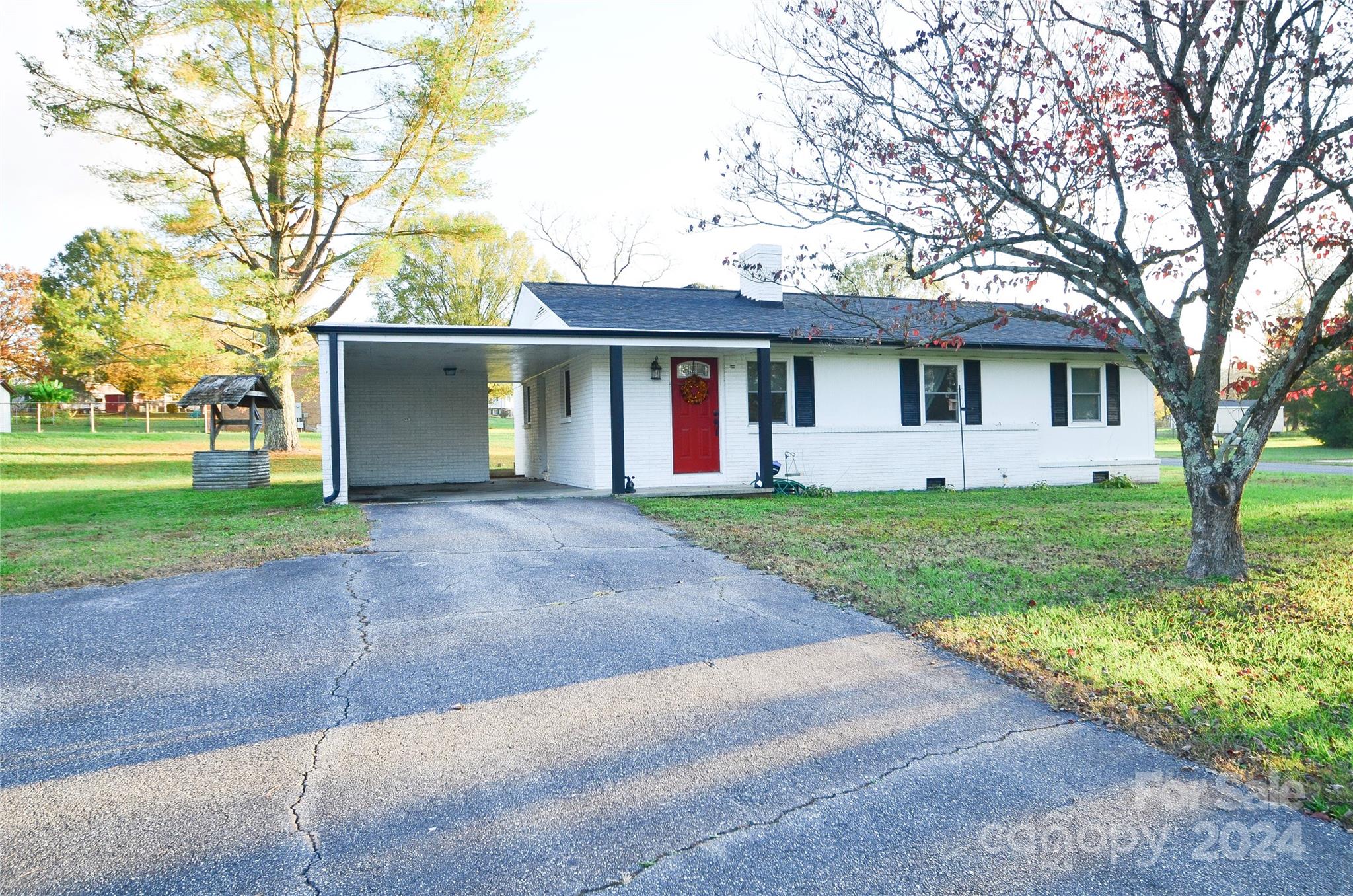 front view of house with a yard