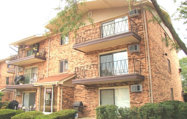 $1,670 | 13956 Waterbury Drive, Unit 905 | Crestwood