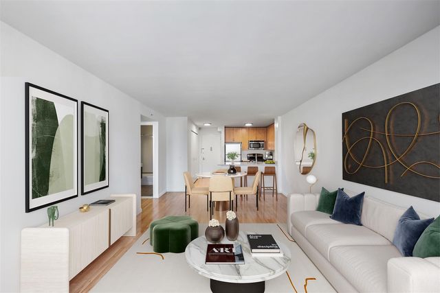 $4,828 | 66 West 38th Street, Unit 27H | Midtown South