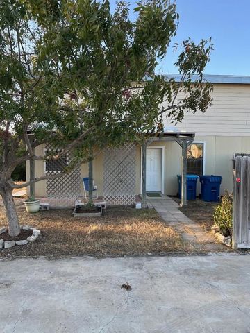 $1,100 | 2401 Memorial Boulevard | Kerrville